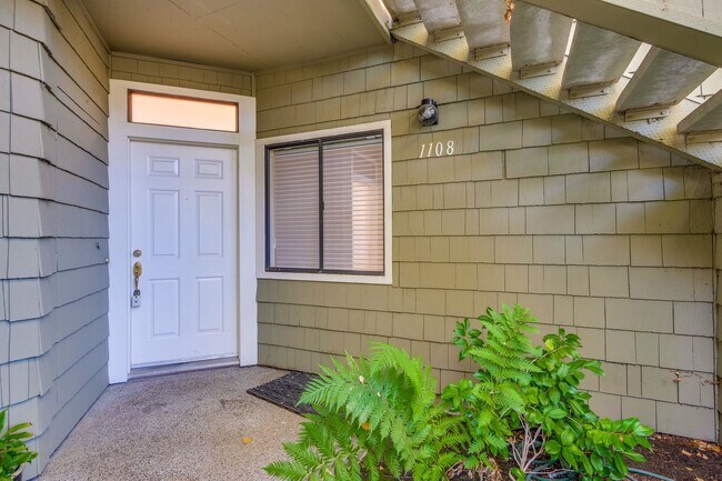 Photo - 1108 Shoreline Dr