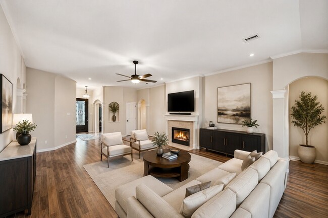 Photo - 6811 Claire Brook Dr