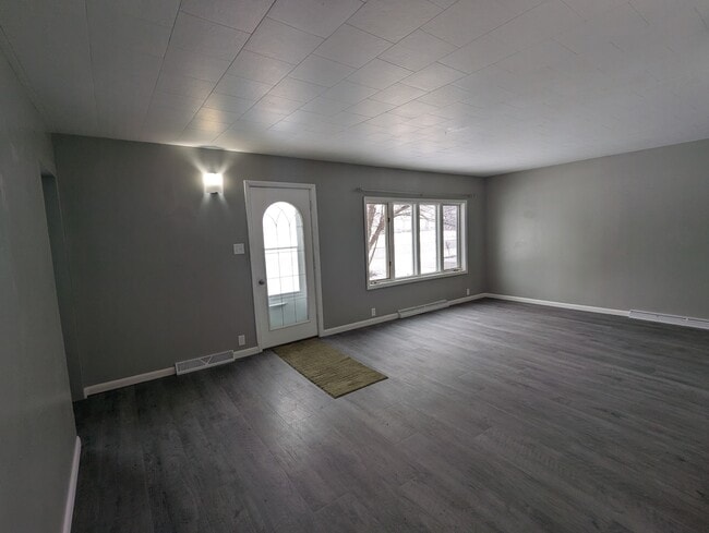 Photo - 520 E Washington St