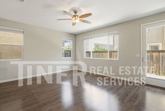 Photo - 3255 Pitkin Way