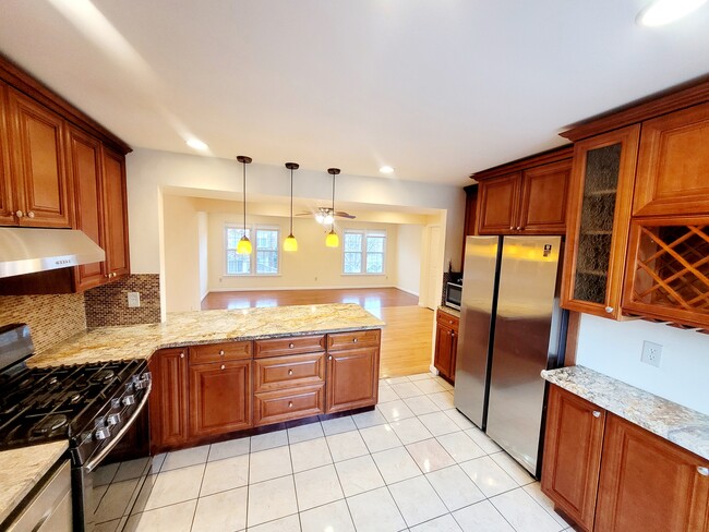 Kitchen - 7415 Fountain Head Dr