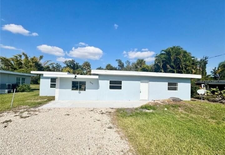 Photo - 23476 Harper Ave