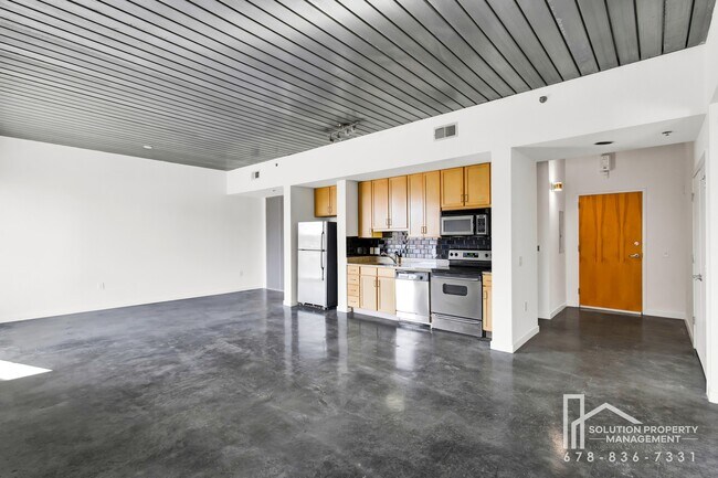 Photo - 620 Glen Iris Dr NE