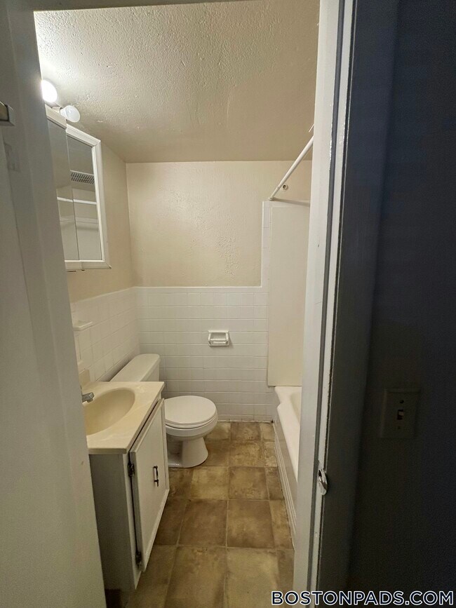 Photo - 3 River Dr Unit B