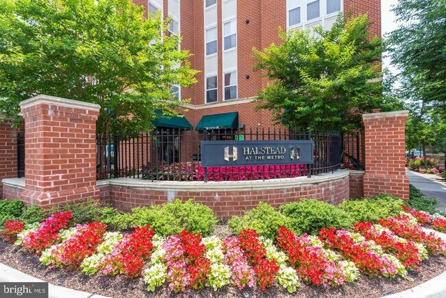 2655 Prosperity Ave Unit 201
