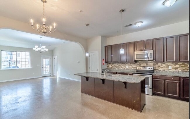 Building Photo - 85 Strother Ln Unit 85 Strother Ln #203