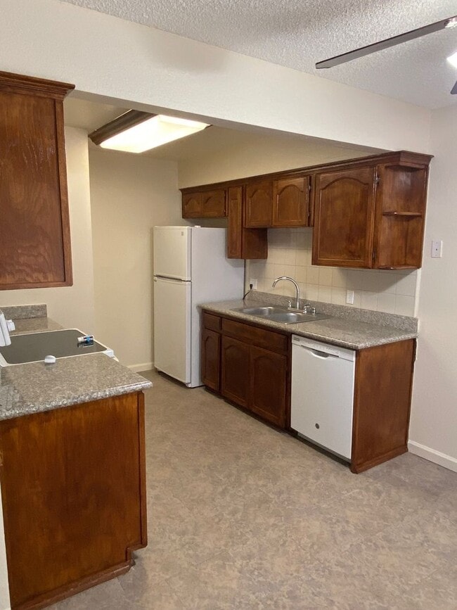Photo - Apartment for rent Unit 126