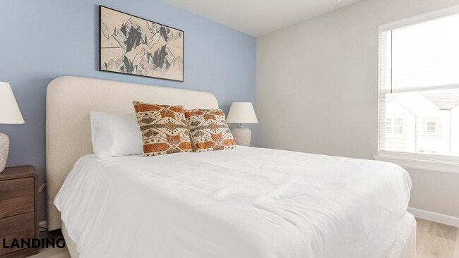 Photo - 3401 Redbud Ln Unit 3403