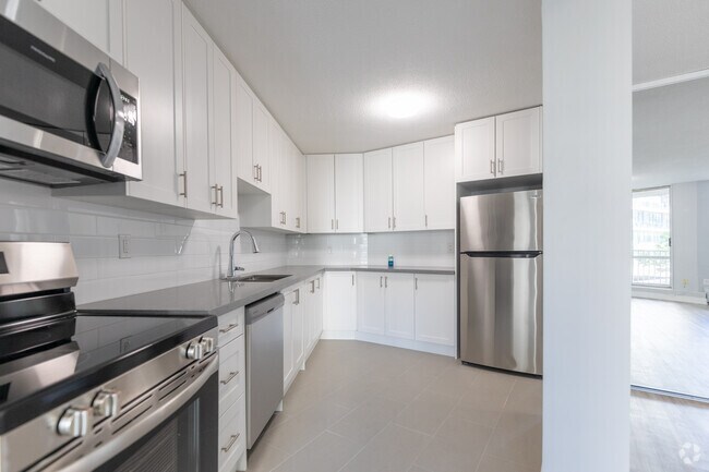 1BR, 1BA - 673SF - Kitchen - 75 Eastdale Avenue