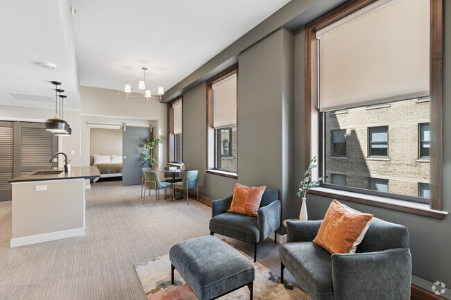 A17 1BR, 1BA w/Den - 921SF - Living Room