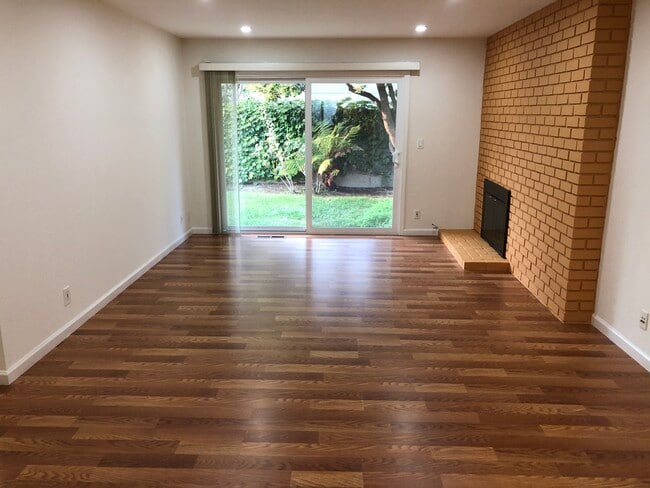 Photo - 1675 Whitwood Ln Unit one