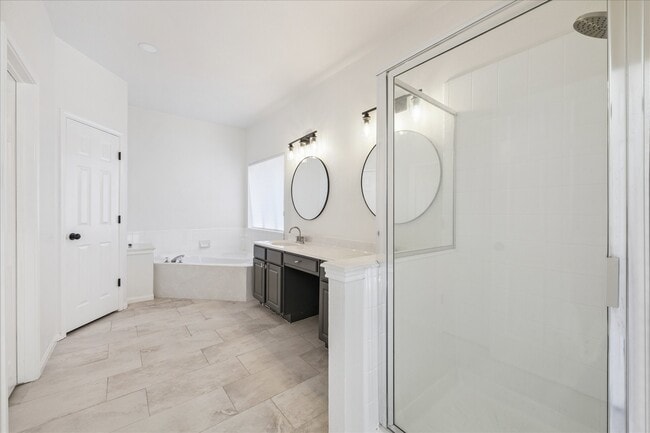 Building Photo - 315 Vantage Pointe Cir