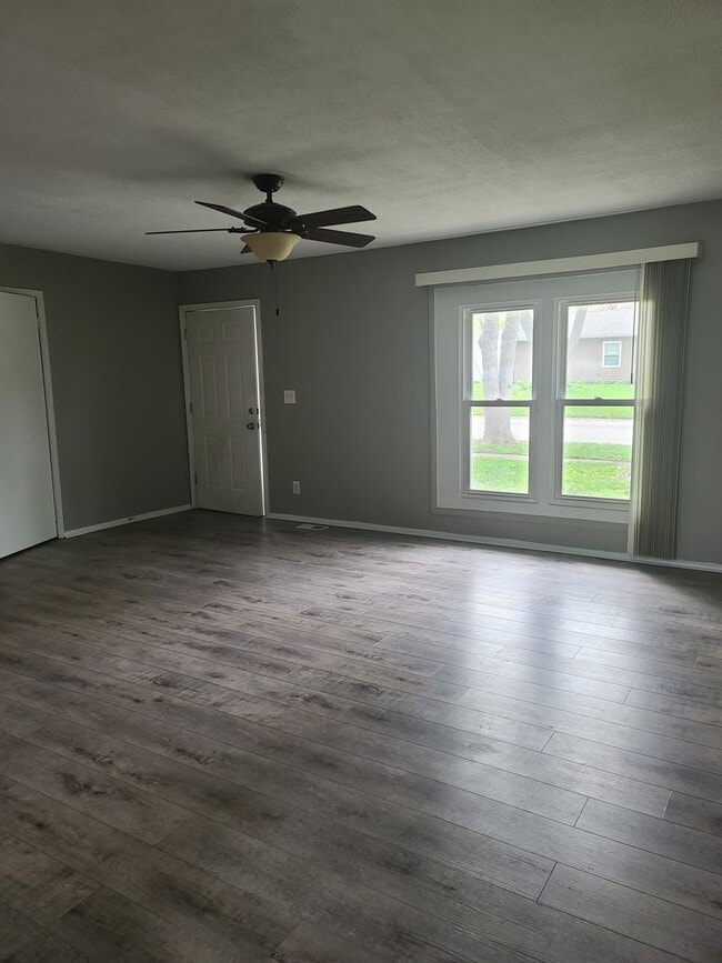 Photo - 606 Dogwood Dr