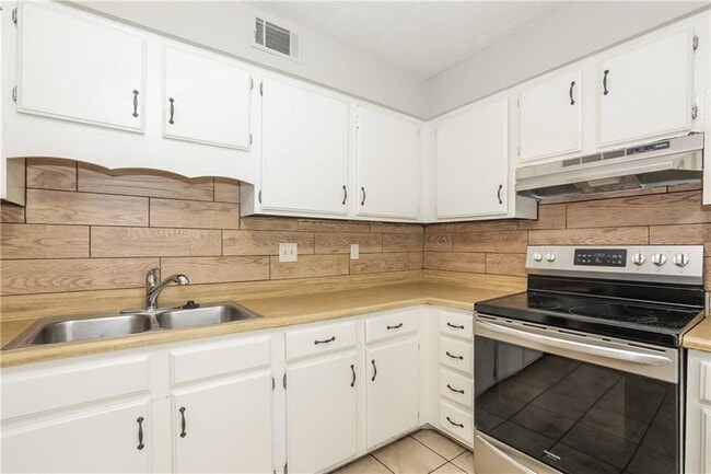 Photo - 442 Sherwood Oaks Rd