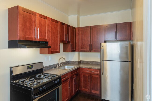 Apt 204 - Renovated 1 x 1