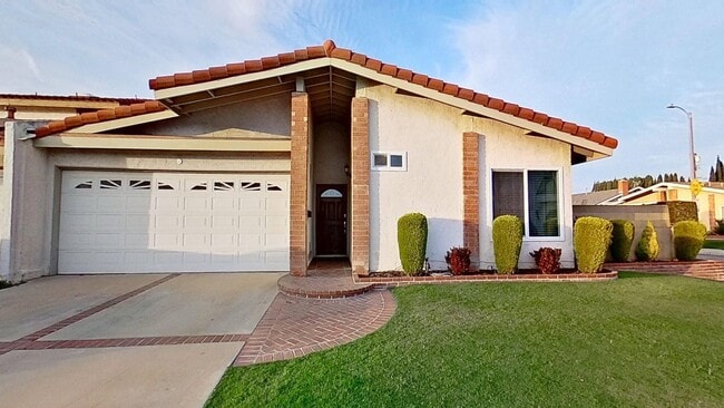 Building Photo - 5517 Thelma Ave