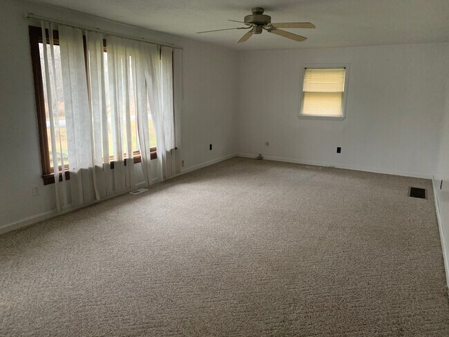 Living room - 6105 Dacola Shores Rd Unit Front main  of two fa