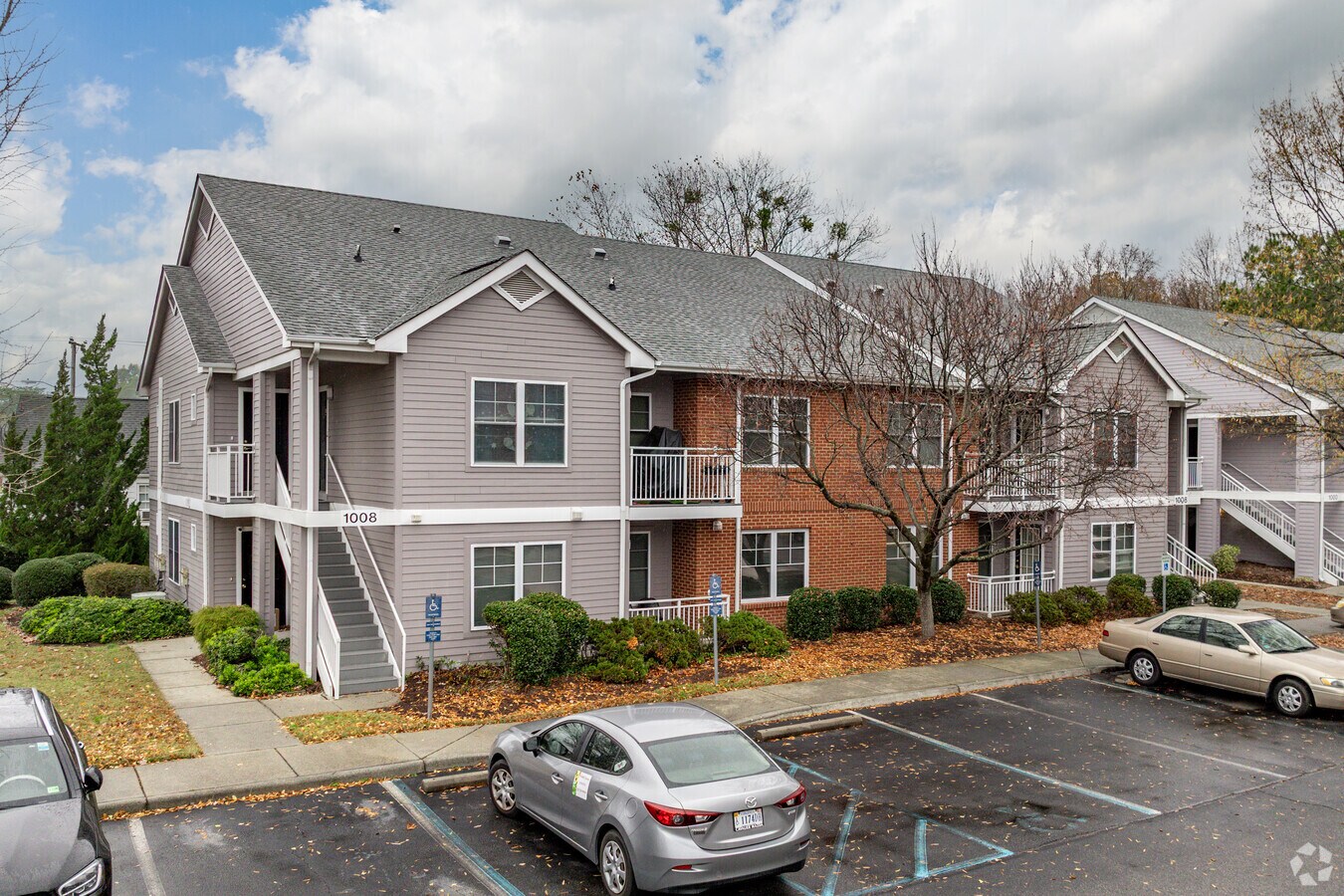 Photo - Oakdale Square