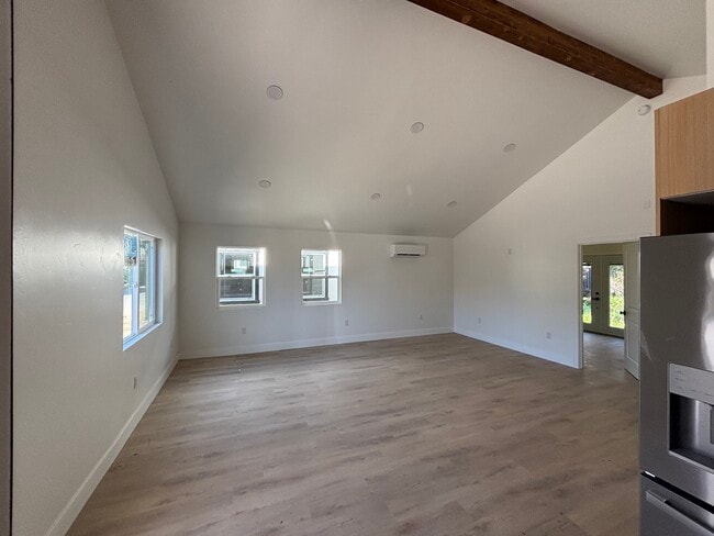 Photo - 1231 E Mason St