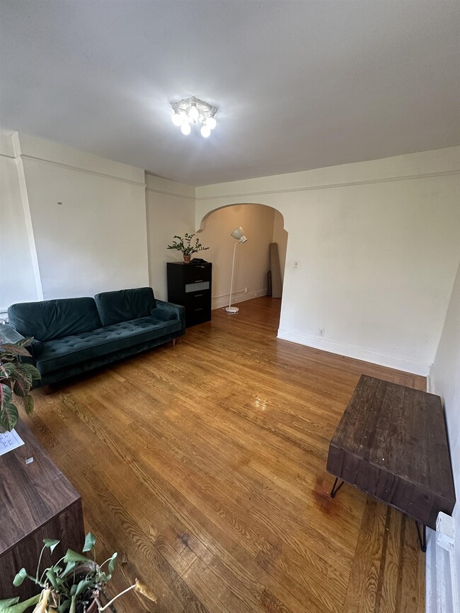 Building Photo - 267 8th St Unit 3