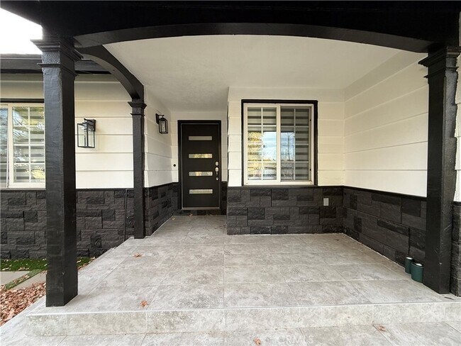 Photo - 9123 Woodley Ave