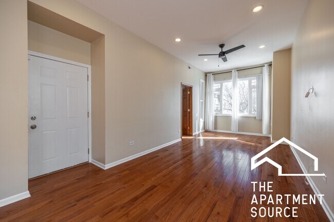 Photo - 2028 N Hamlin Ave Unit 2