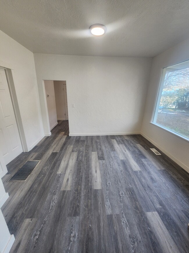 Photo - 1703 7th Ave