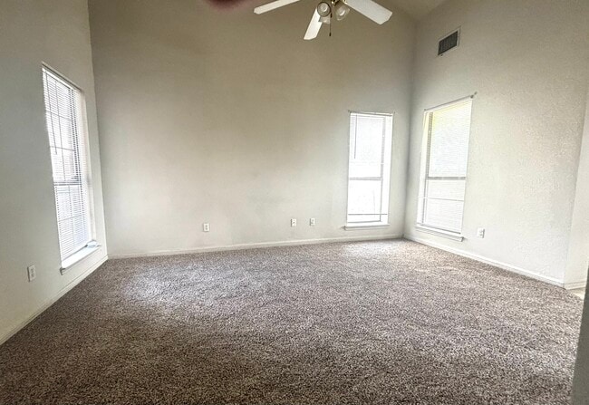 Photo - 308 Deloris Dr