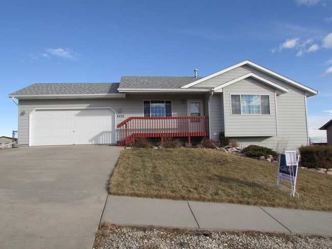 Building Photo - 3 BED | 3 BATH | DOUBLE GARAGE | SOUTH