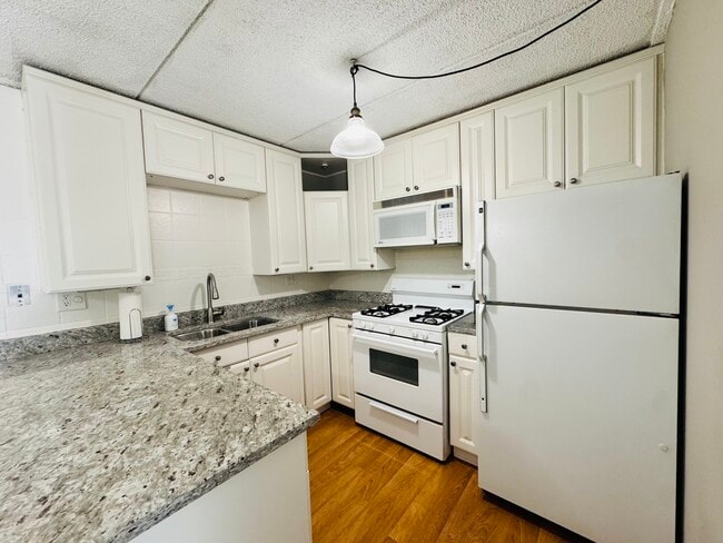 Photo - 5S070 Pebblewood Ln Unit F11