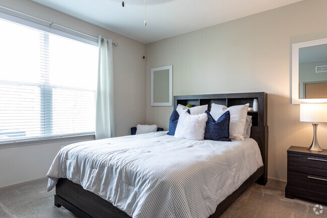 The Silverton - 2Bd/2Ba