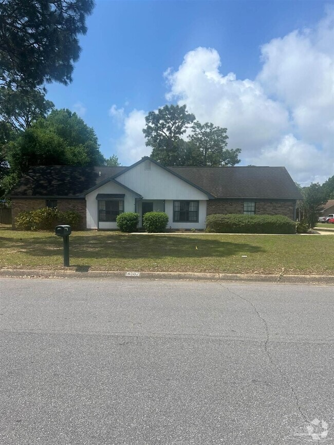 Building Photo - 4207 Cherry Laurel Dr Rental
