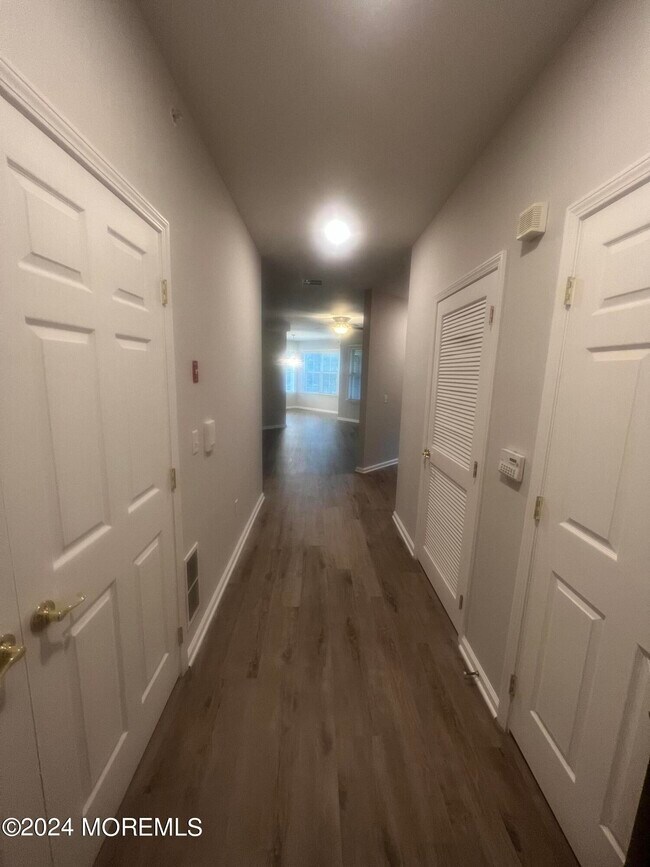 Photo - 122 Sloan Ct