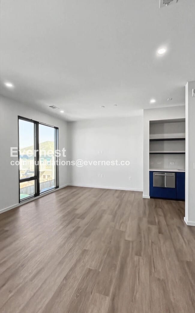 Photo - 500 Merritt Ave Unidad Apartment 213