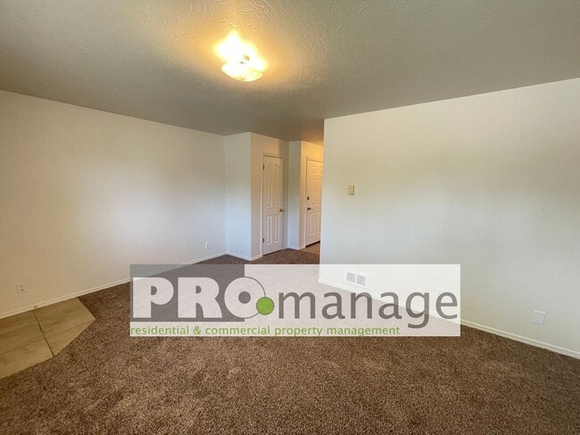 Photo - 3 Bed, 1 Bath Apartment w/ 1-Car Garage - Idaho Falls Unit 2185 #1