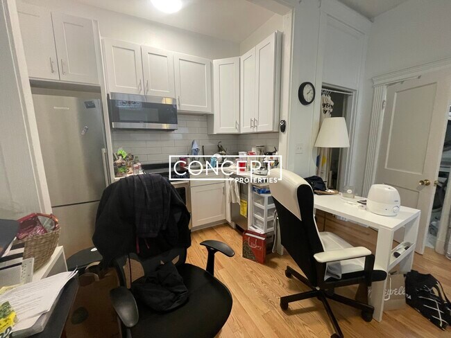 Photo - 64 Hemenway St Unit 2