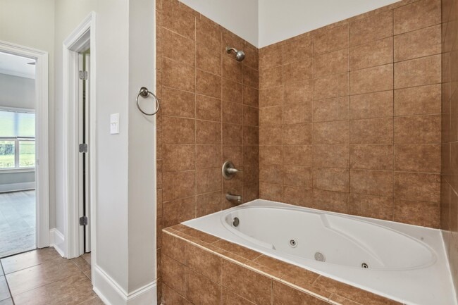 Photo - 212 Capri Pl