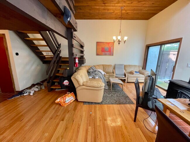 8 Lilac Ct Unidad R