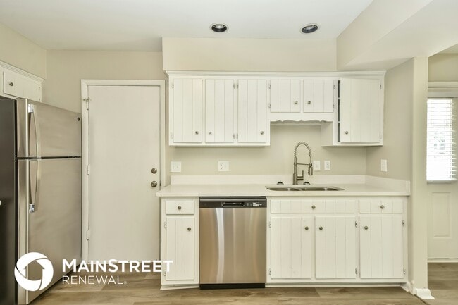 Photo - 110 Louann Ln