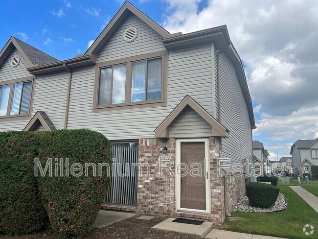 Building Photo - 50432 Bay Run S Rental