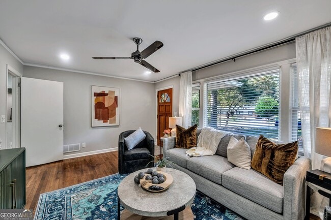 Photo - 1131 Stoneybrook Rd