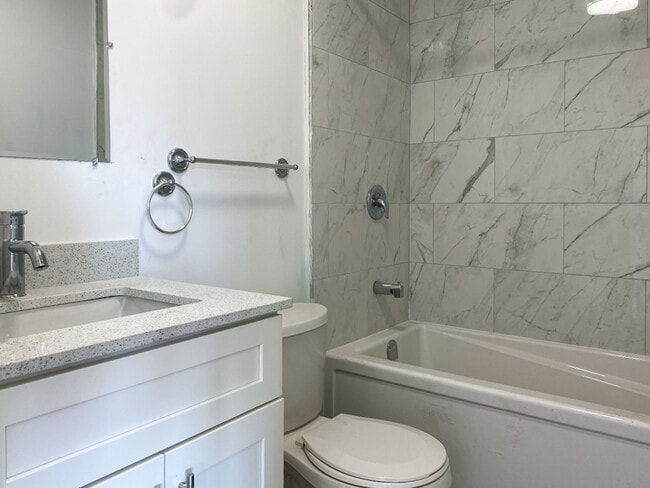 Photo - 630 Cummings Ave Unit 209