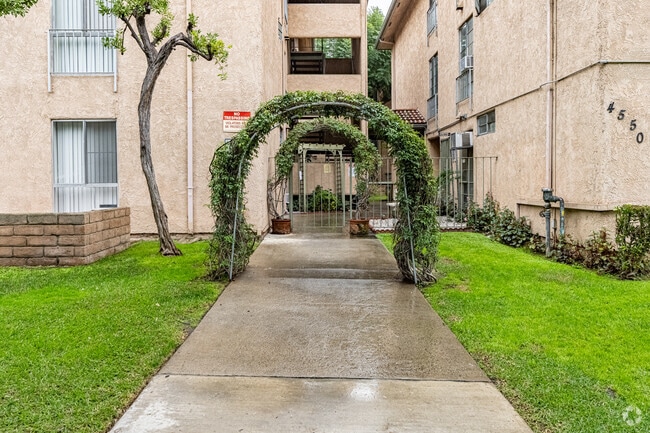 Entrance - Figueroa Gardens