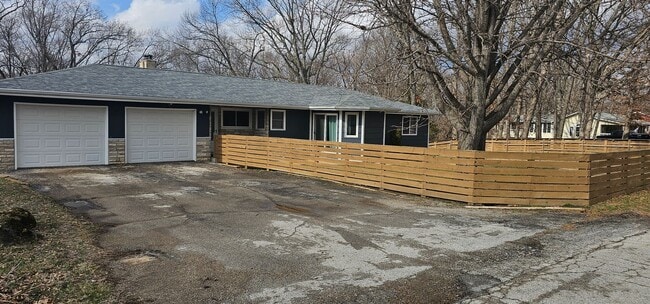 Photo - 2513 Hillcrest Dr