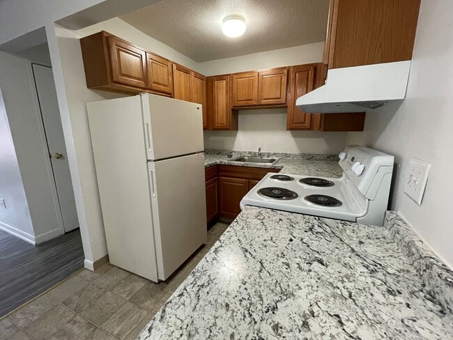 Kichen - Mohegan Commons Apartments