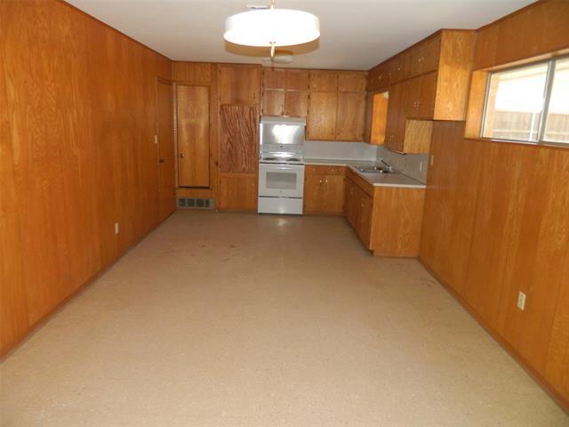 Photo - 203 N Main St