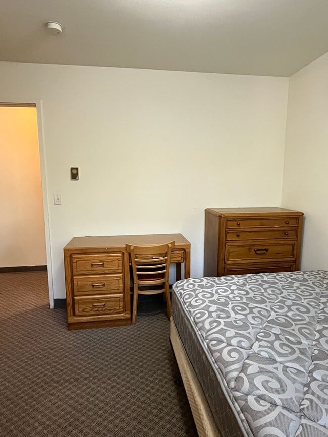 Ravenwood Apartments
