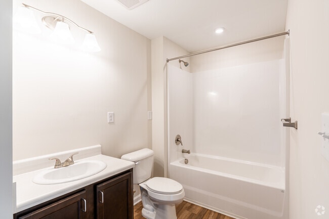 3BR, 2BA - 1138SF Master Bath