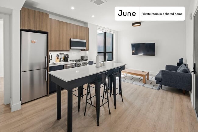 Room in Shared 3 bed/2 bath home in Dupont Circle