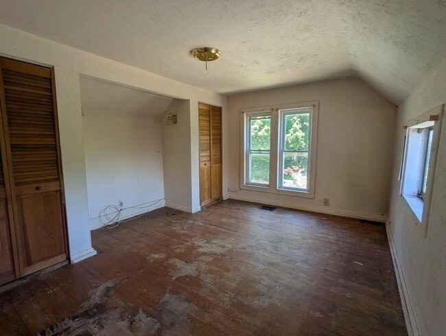 Photo - 417 W Nelson St